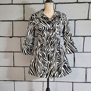 3/$50 SALE! Zebra Print Button-Up Coat Sz M